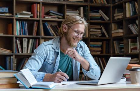 Creative-Writing-Publishing-iStock-1172613101.jpg